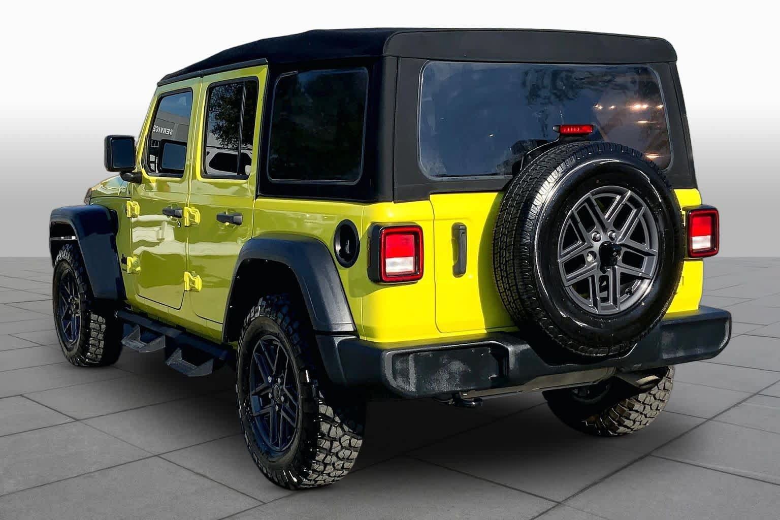 Used 2024 Jeep Wrangler Unlimited Sport AWD/4WD image 12