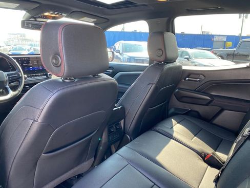 Used 2024 Chevrolet Colorado Z71 w/ Z71 Convenience Package 2 image 15