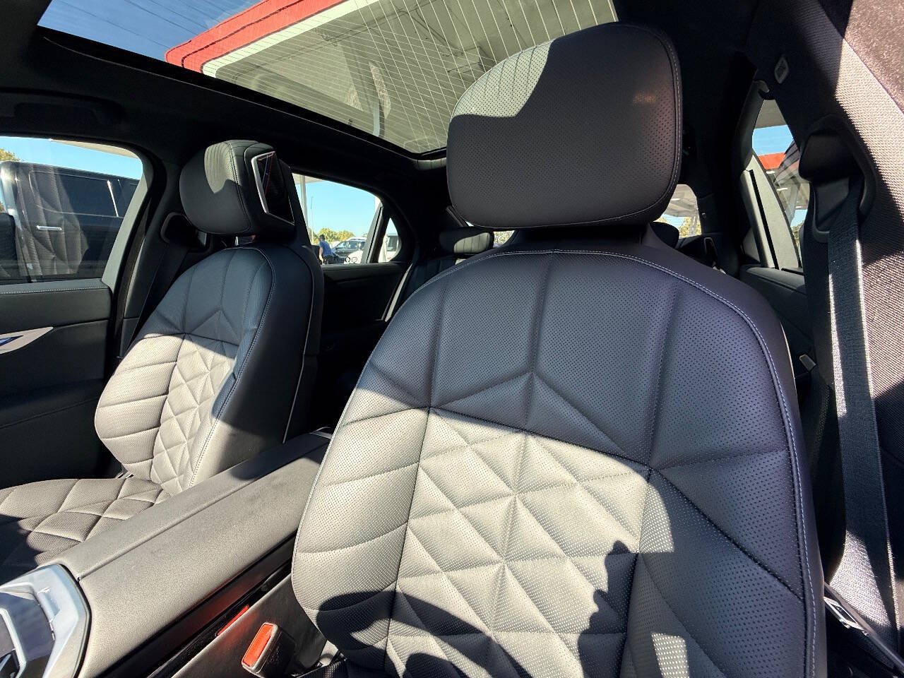 Used 2026 BMW 740i xDrive AWD/4WD image 29