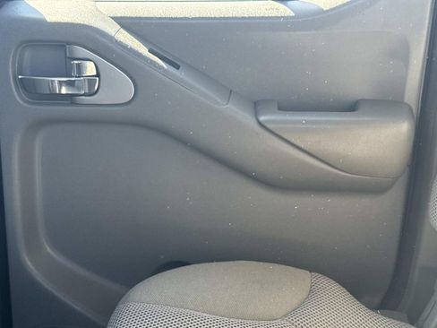 Certified 2019 Nissan Frontier SV image 14