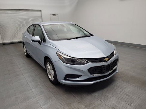 Used 2018 Chevrolet Cruze LT image 13