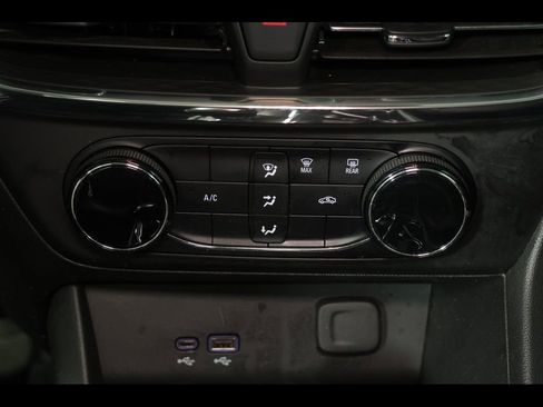 Used 2025 Buick Encore GX Preferred FWD image 24