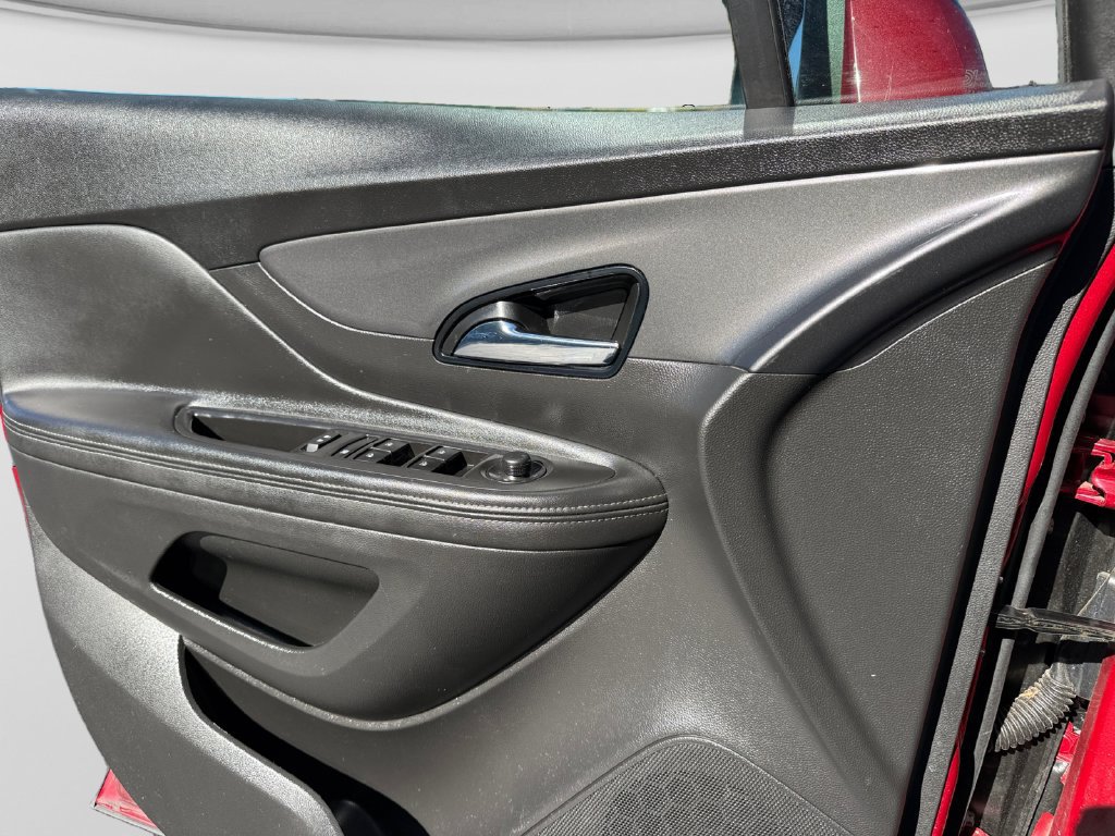 Used 2020 Buick Encore Preferred w/ Safety Package FWD image 30