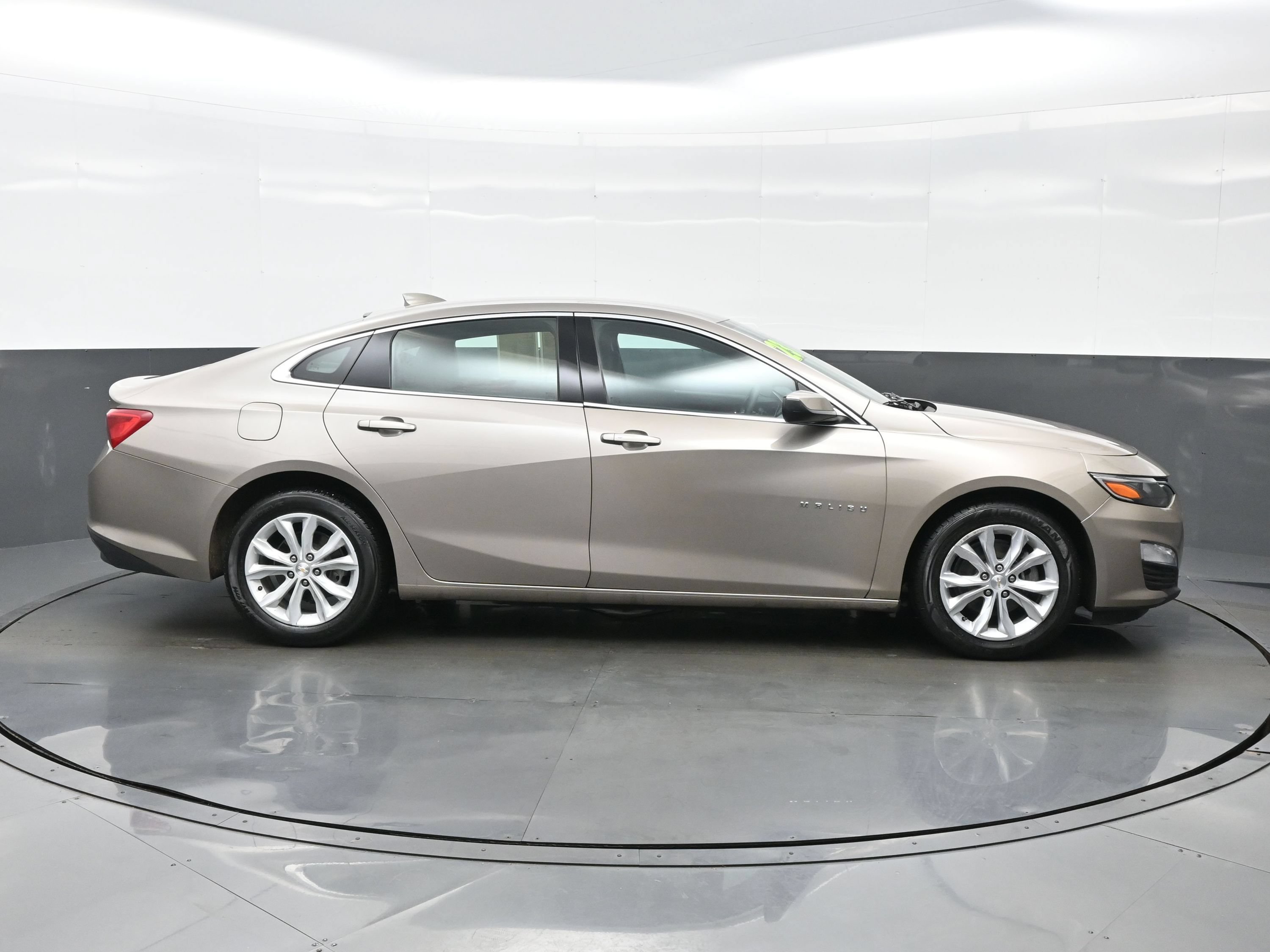 Used 2023 Chevrolet Malibu LT w/ Driver Confidence Package FWD image 7
