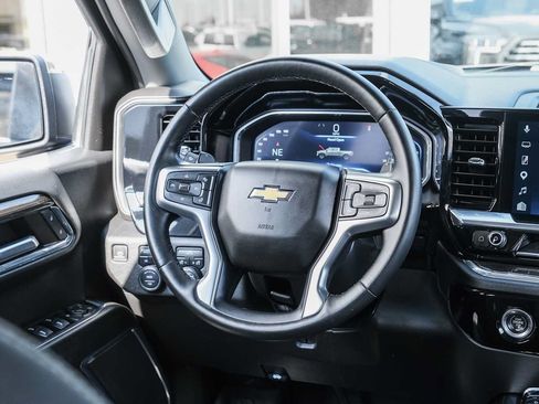 Used 2023 Chevrolet Silverado 1500 LT w/ Z71 Off-Road Package AWD/4WD image 23