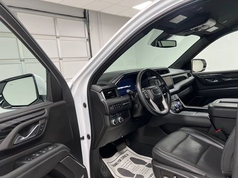 Used 2022 GMC Yukon XL Denali AWD/4WD image 18