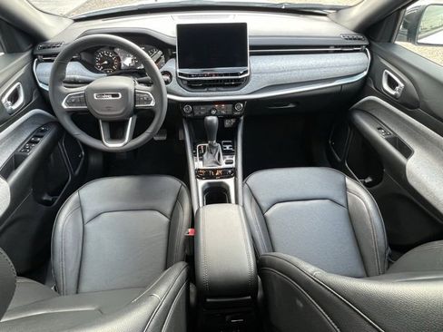 Used 2024 Jeep Compass Latitude w/ Sun and Sound Group image 15