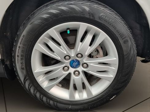 Used 2012 Ford Focus SEL w/ SEL/Titanium Winter Pkg FWD image 24