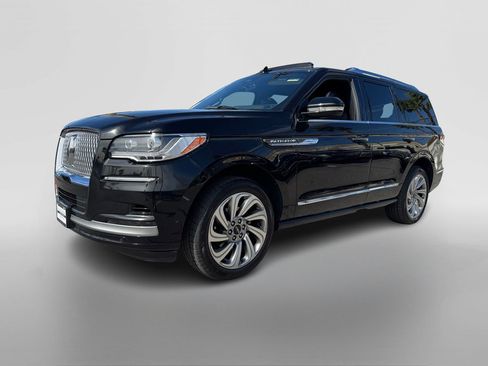 Used 2024 Lincoln Navigator Reserve image 6