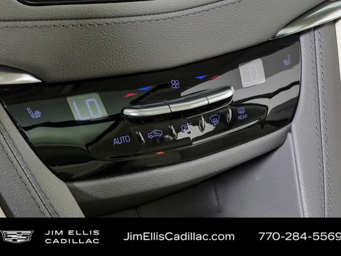Used 2020 Cadillac XT5 Premium Luxury FWD image 16