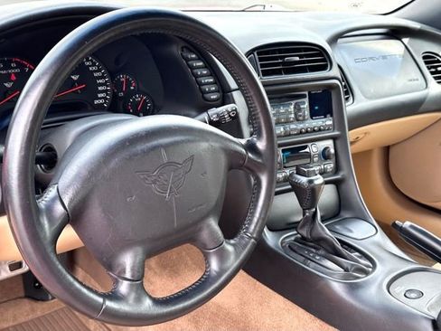 Used 2004 Chevrolet Corvette Convertible w/ Preferred Equipment Group image 19