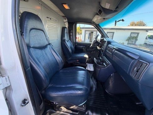 Used 2000 Chevrolet Express 2500 Express image 18