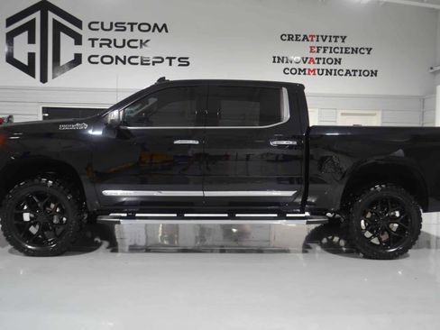 Used 2024 Chevrolet Silverado 1500 High Country AWD/4WD image 4