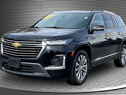 Used 2023 Chevrolet Traverse Premier AWD/4WD image 3