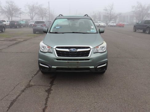 Used 2017 Subaru Forester 2.5i Premium w/ Popular Package #1A image 2