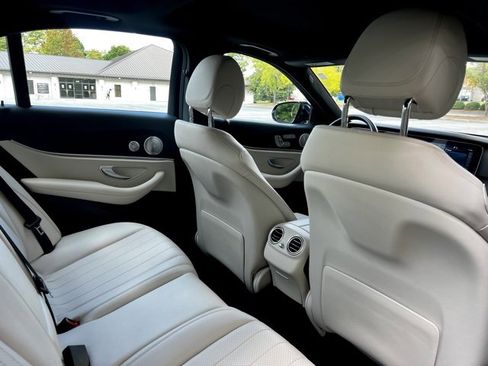 Used 2020 Mercedes-Benz E 350 4MATIC Sedan image 22