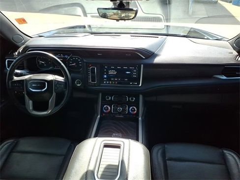 Used 2021 GMC Yukon Denali w/ Denali Premium Package image 14