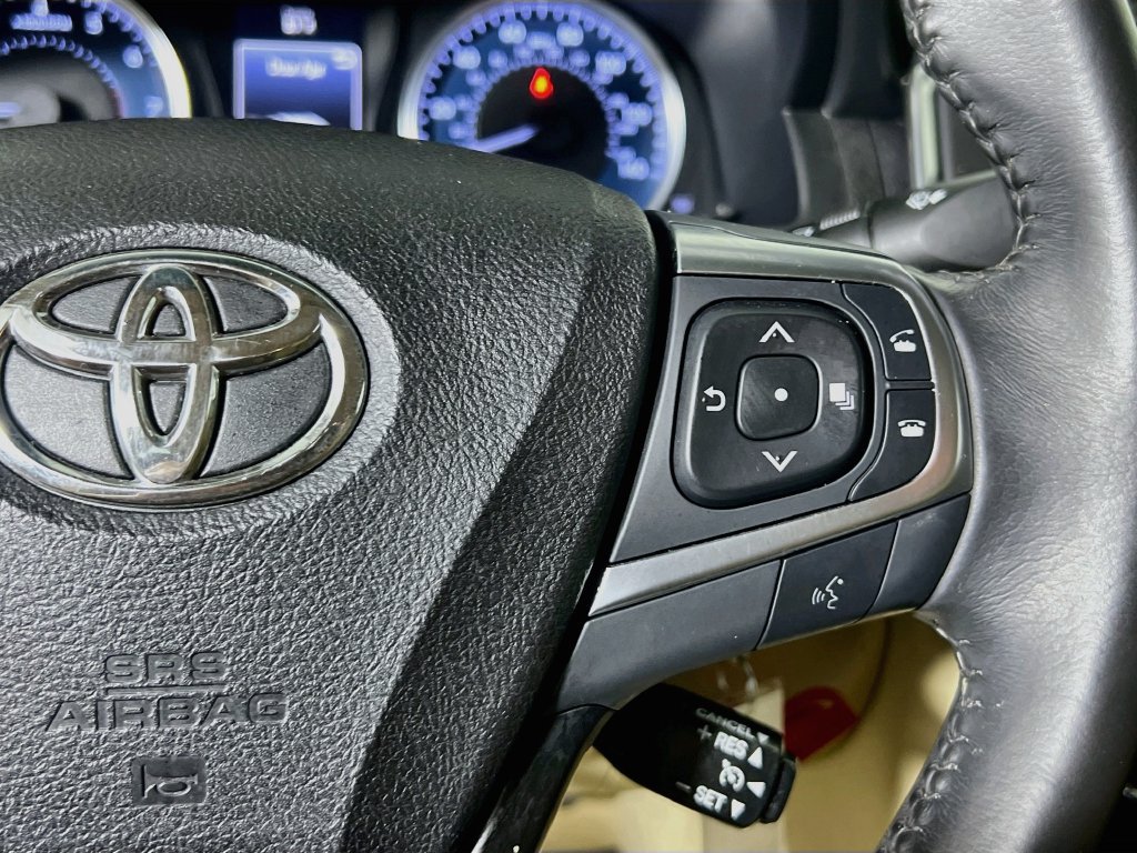 Used 2017 Toyota Camry XLE FWD image 19