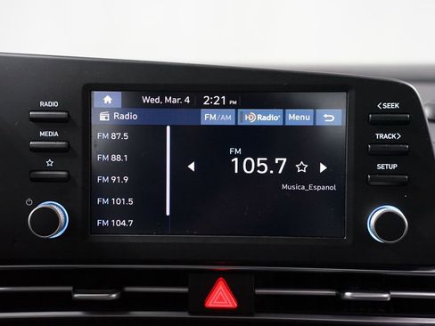 Used 2024 Hyundai Elantra SE image 17