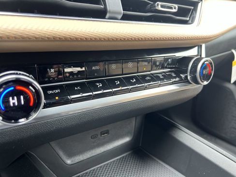 New 2026 Chevrolet Equinox ACTIV w/ Convenience Package III image 11