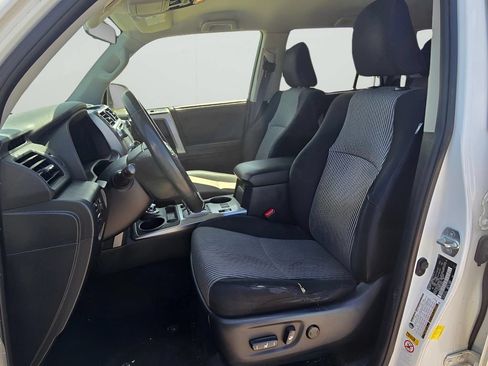 Used 2014 Toyota 4Runner SR5 AWD/4WD image 27