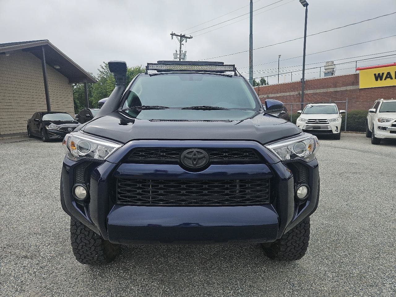 Used 2014 Toyota 4Runner SR5 AWD/4WD image 2