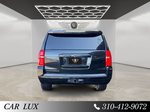 Used 2019 Chevrolet Suburban LT RWD image 4
