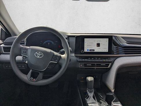 Used 2025 Toyota Camry LE w/ Convenience Package image 16