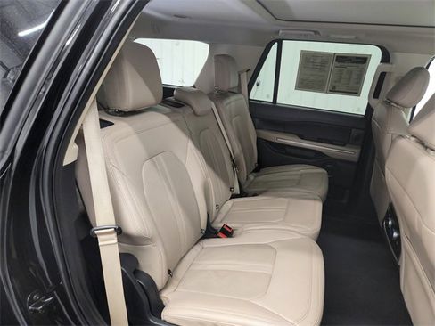 Used 2024 Ford Expedition Limited image 46
