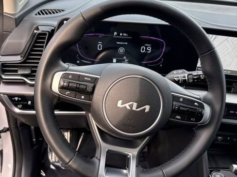 Certified 2025 Kia Sportage EX w/ Premium Package image 8