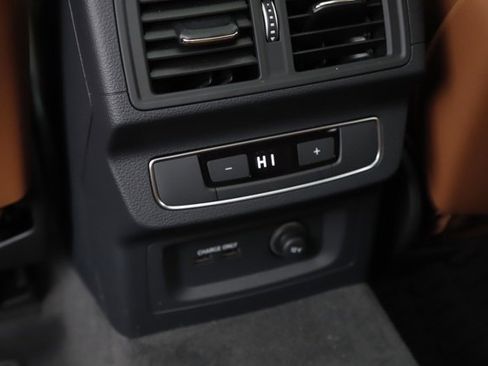 Used 2025 Audi Q5 2.0T Premium Plus w/ Premium Plus Package image 16