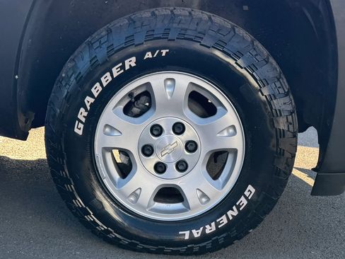 Used 2005 Chevrolet Avalanche Z71 w/ Sun And Sound Package image 10