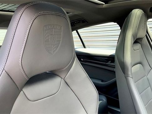 New 2025 Porsche Panamera 4 image 8