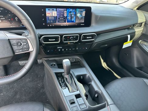 New 2026 Nissan Sentra SR w/ SR Premium Package FWD image 29