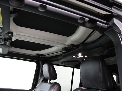 Used 2022 Jeep Wrangler Unlimited Rubicon 4xe image 21