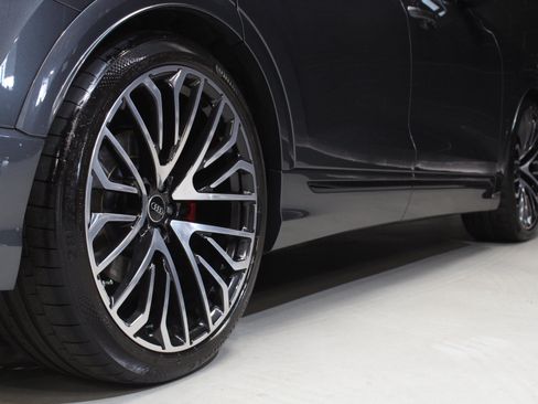 Used 2024 Audi SQ8 Prestige AWD/4WD image 23