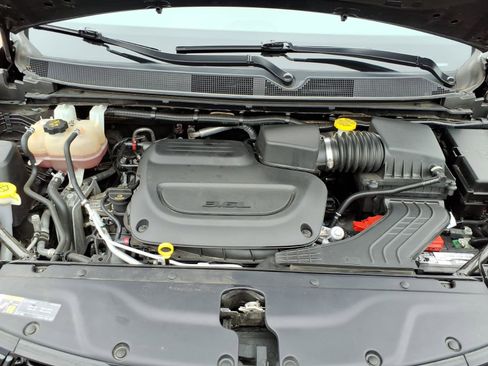 Used 2022 Chrysler Pacifica Limited w/ S Appearance Package FWD image 13