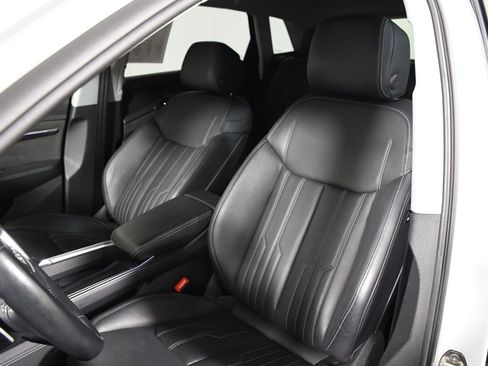 Used 2021 Audi e-tron Prestige w/ Prestige Package image 15