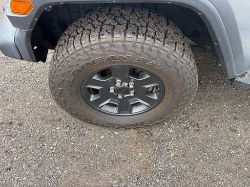 Used 2020 Jeep Gladiator Sport w/ Quick Order Package 24S image 23