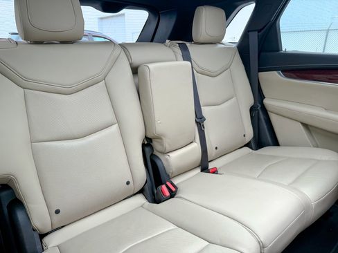 Used 2018 Cadillac XT5 Luxury w/ Driver Awareness Package image 11