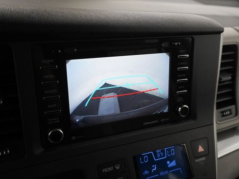 Used 2020 Toyota Sienna LE AWD/4WD image 22