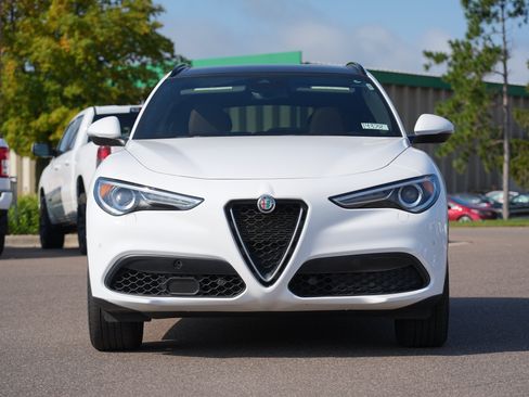 Used 2023 Alfa Romeo Stelvio Ti AWD/4WD image 8