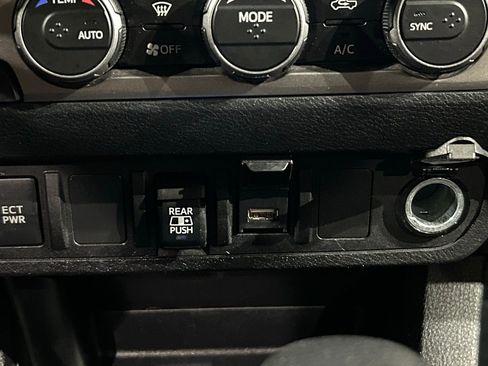 Used 2023 Toyota Tacoma SR5 AWD/4WD image 74