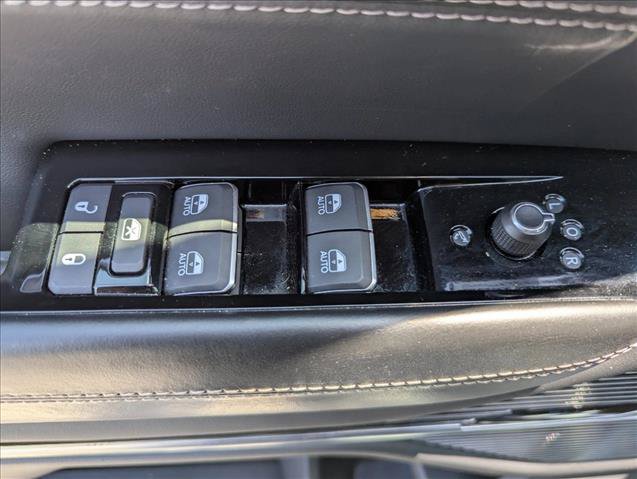 Used 2023 Jeep Grand Wagoneer L Series II AWD/4WD image 11