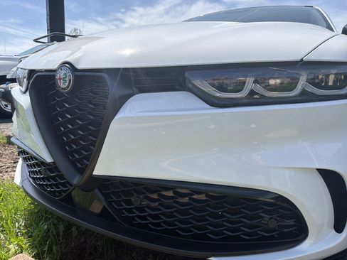 Used 2025 Alfa Romeo Tonale AWD/4WD image 4