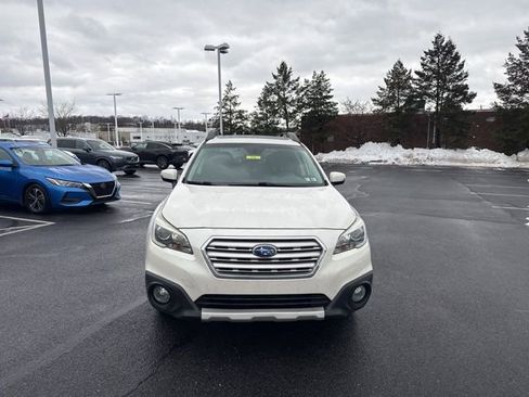 Used 2017 Subaru Outback 2.5i Limited image 2