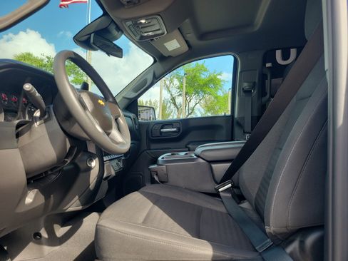 Used 2022 Chevrolet Silverado 1500 Custom image 11