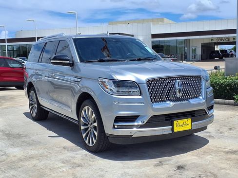 Used 2020 Lincoln Navigator Reserve AWD/4WD image 7