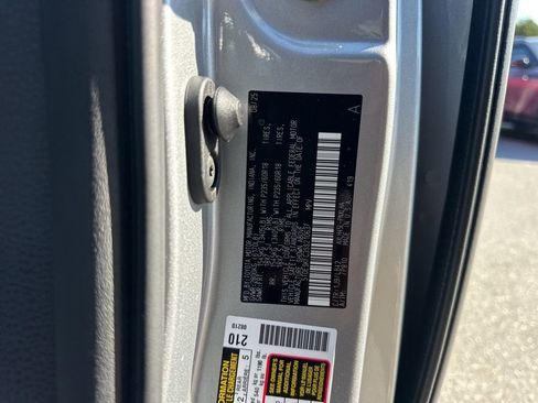 Used 2025 Toyota Sienna Platinum image 39