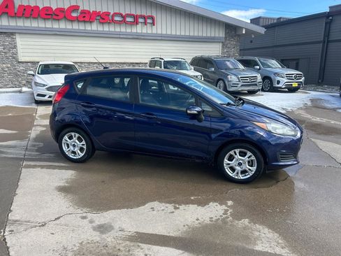 Used 2016 Ford Fiesta SE image 2